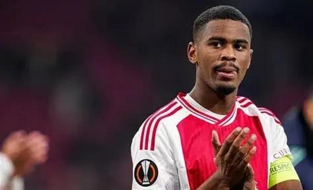 开云体育平台评测-荷甲今晨走向成谜，阿森纳绝杀压哨，震撼外界，更衣室氛围转暖的简单介绍