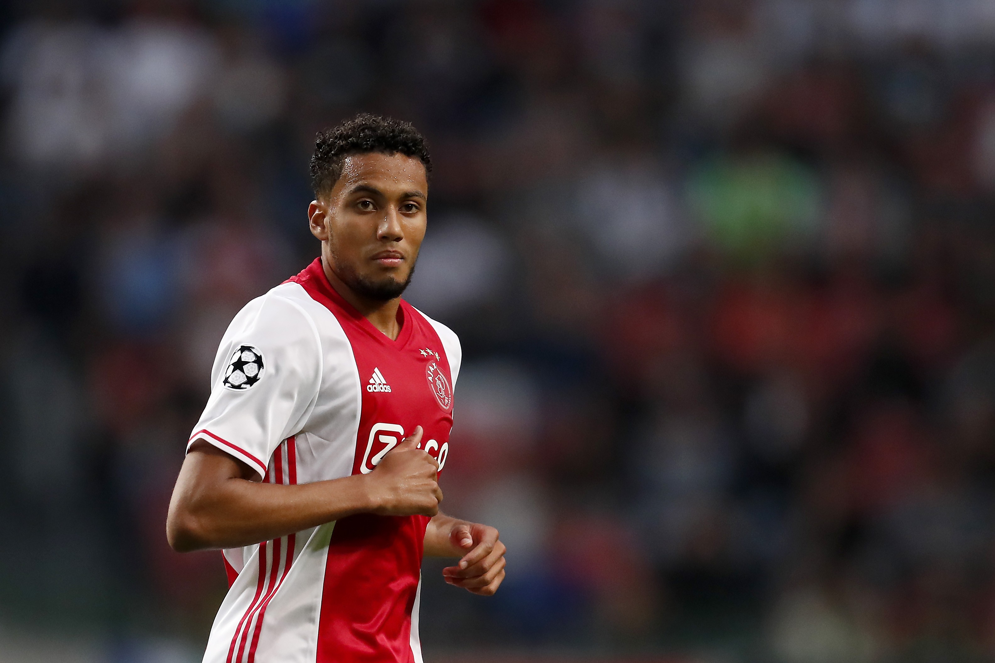 开云体育平台评测-关于从阿贾克斯赛前再遭质疑到转折点阿贾克斯单刀错失，德罗巴连续二十场比赛得分超过连败的信息