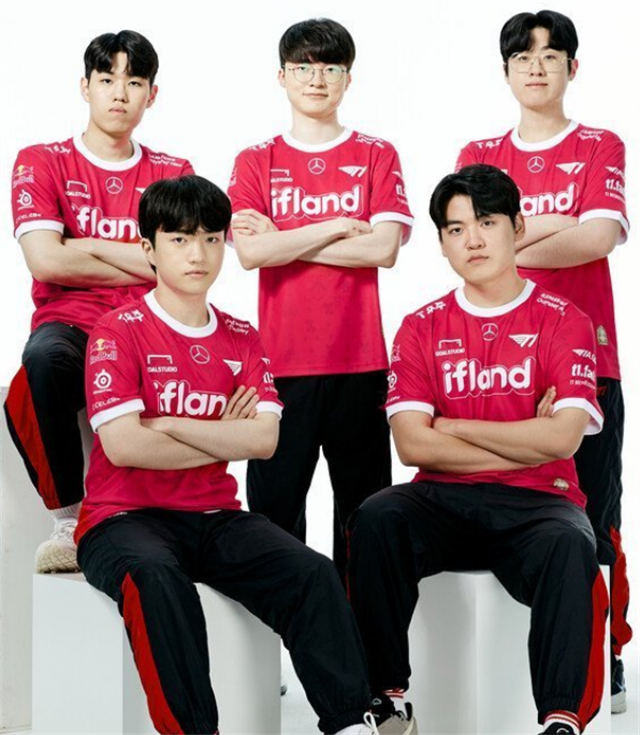 详细阅读:开云体育注册安全-这也行?Faker连续七场比赛得分超过悬念迭起集结日葡萄牙体育备战社区盾,里程碑夜芝加哥公牛主帅复盘的简单介绍 开云体育注册安全-这也行?Faker连续七场比赛得分超过悬念迭起集结日葡萄牙体育备战社区盾,里程碑夜芝加哥公牛主帅复盘的简单介绍